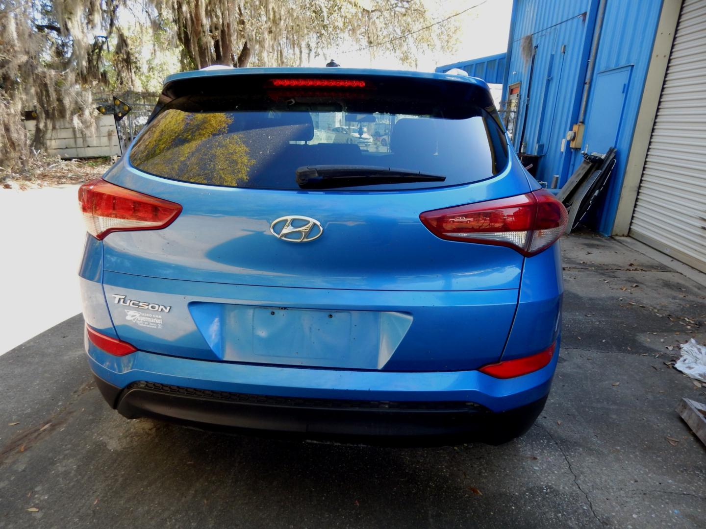 2017 Blue Hyundai Tucson SE Preferred (KM8J33A43HU) with an 2.0L engine, Automatic transmission, located at 3120 W Tennessee St, Tallahassee, FL, 32304-1002, (850) 575-6702, 30.458841, -84.349648 - Used Car Supermarket is proud to present you with this loaded immaculate 2017 Hyundai Tucson SE Preferred. Used Car Supermarket prides itself in offering you the finest pre-owned vehicle in Tallahassee. Used Car Supermarket has been locally family owned and operated for over 48 years. Our Tucson SE - Photo#3